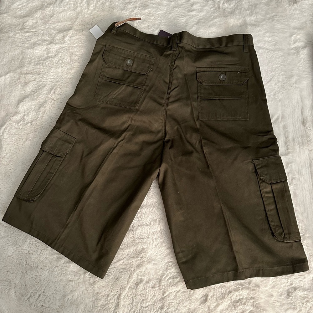 Shorts - Picture 2 of 3